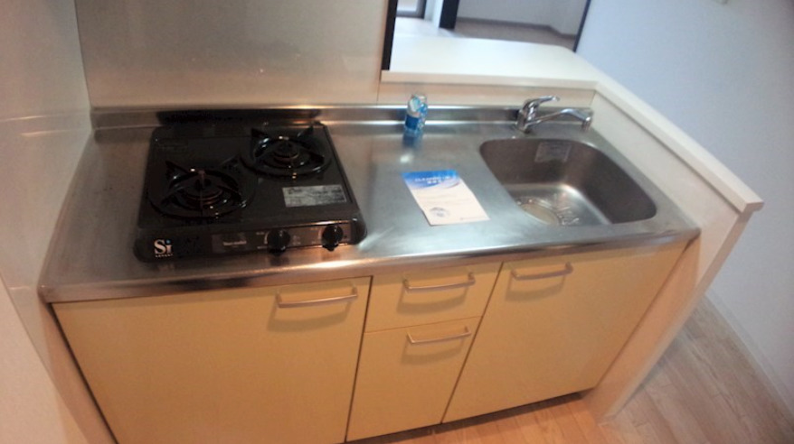 キッチン　コンパクトなキッチンで掃除もラクラク