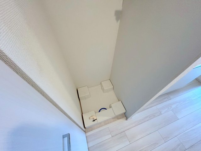 その他設備　嬉しい室内洗濯機置場。これで洗濯機も長持ちしますね。