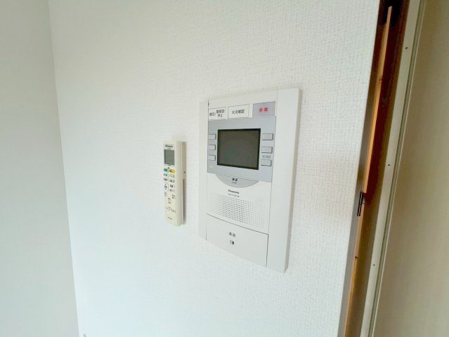 セキュリティ　TVモニターホンで来客が誰か確認してから開けて下さいね