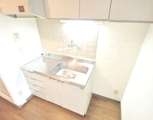 キッチン　コンパクトなキッチンで掃除もラクラク