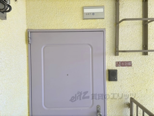 玄関　インターホン