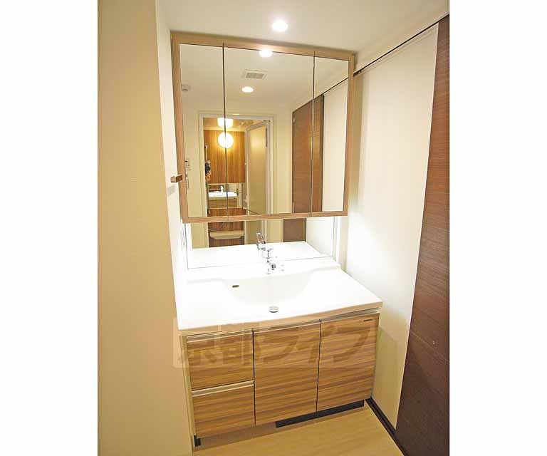 洗面設備　高級感がありますね