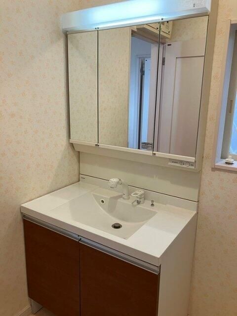 洗面設備　独立洗面台で身支度をすべて済ませてしまいましょう