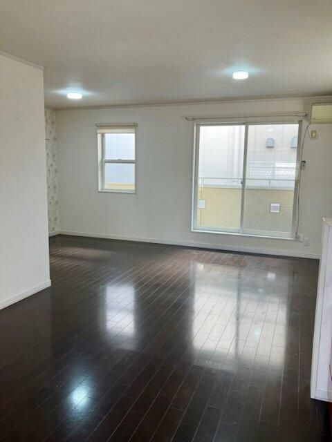 居室・リビング　ゆったり過ごせる居間です