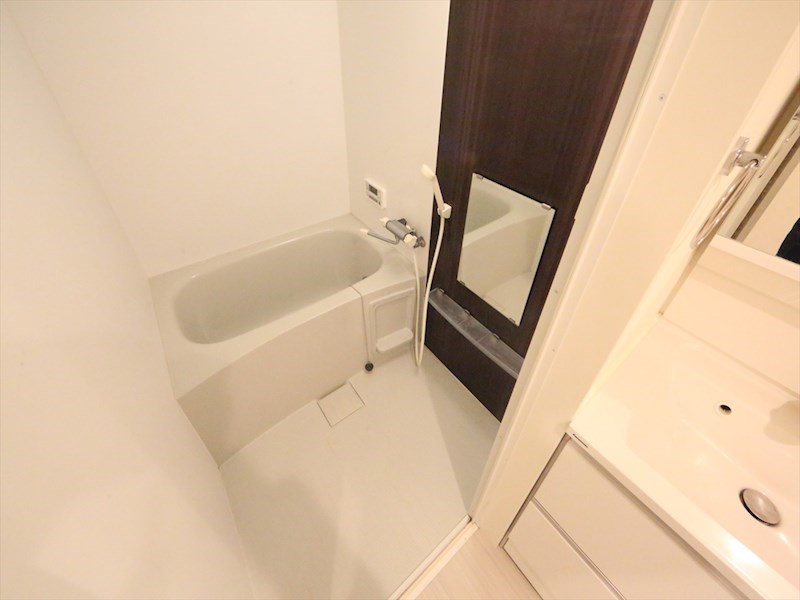 バス・シャワールーム　浴室暖房乾燥機付　追い焚き・オートバス機能付お風呂