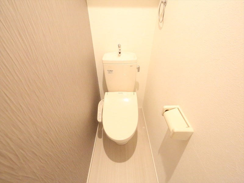 トイレ　温水洗浄暖房便座付トイレ