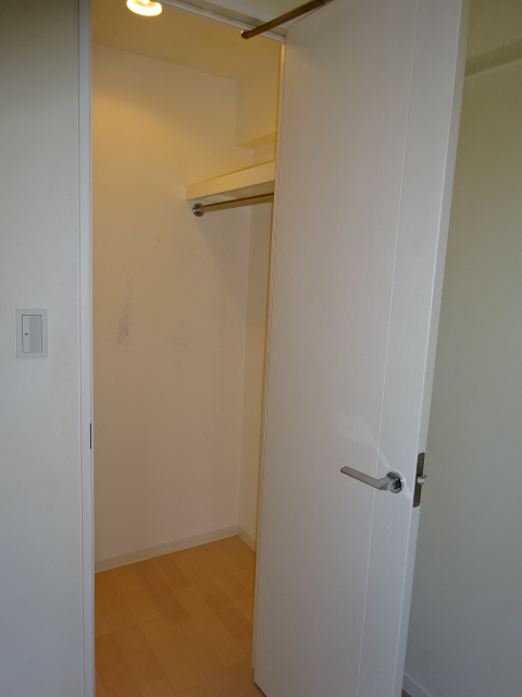 収納　ウォークインクローゼット