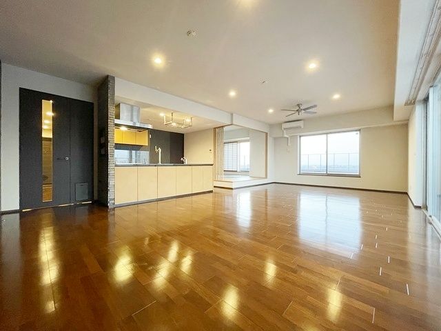 居室・リビング　エントランス