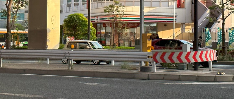 コンビニ　セブン-イレブン 江東枝川２丁目店（コンビニ）まで837m