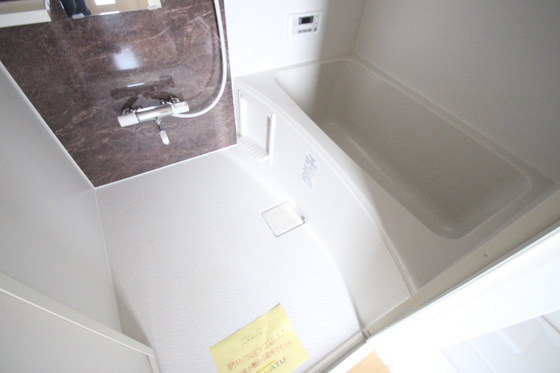 バス・シャワールーム　他号室のお写真です