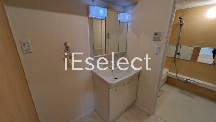 洗面設備　朝の忙しい時間に便利な洗髪化粧台！