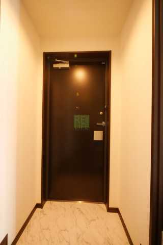 玄関　THE HERON Sの玄関