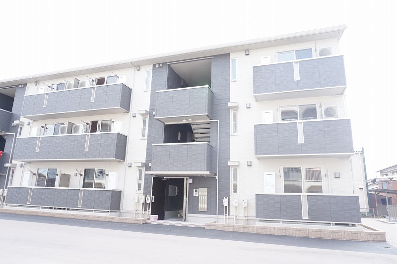 建物外観　新潟バイパスすぐ近くのアクセスしやすい立地★