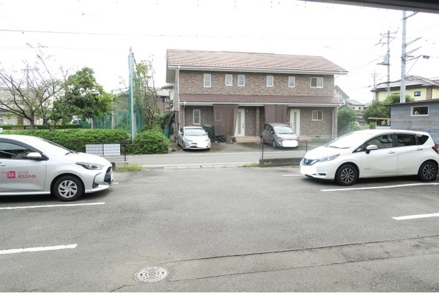 駐車場　敷地内駐車場