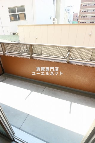 バルコニー　バルコニー付きで採光＆風通し良好！
