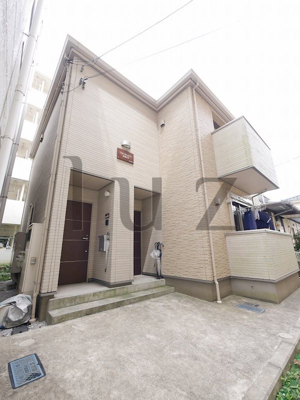 建物外観　2015年築のアパートです！