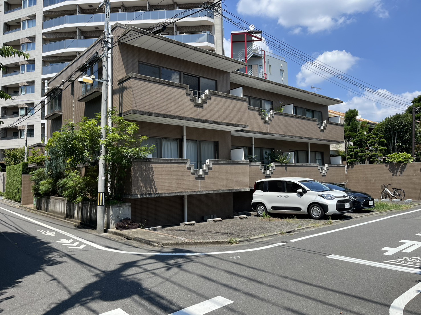 建物外観　駐車場空き有