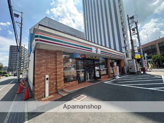 コンビニ　セブンイレブン（コンビニ）まで216m