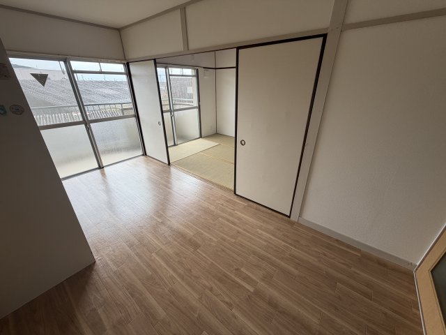 上野田マンションの居間写真