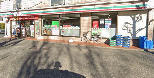 コンビニ　セブンイレブン足立大谷田1丁目店（コンビニ）まで496m