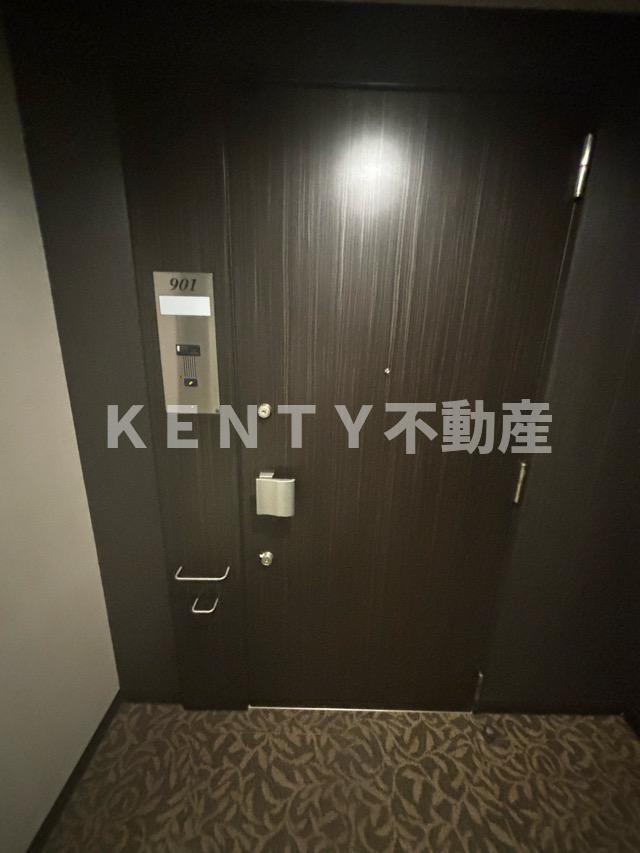 玄関　収納もある玄関です