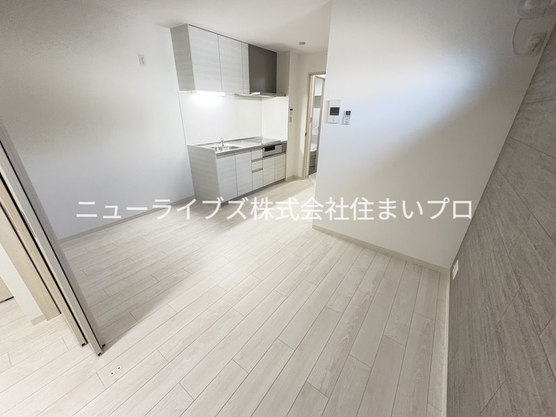 フォレストクリエオーレ城垣町弐番館の居間写真
