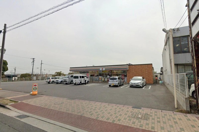 コンビニ　セブンイレブン 知多朝倉町店（コンビニ）まで700m