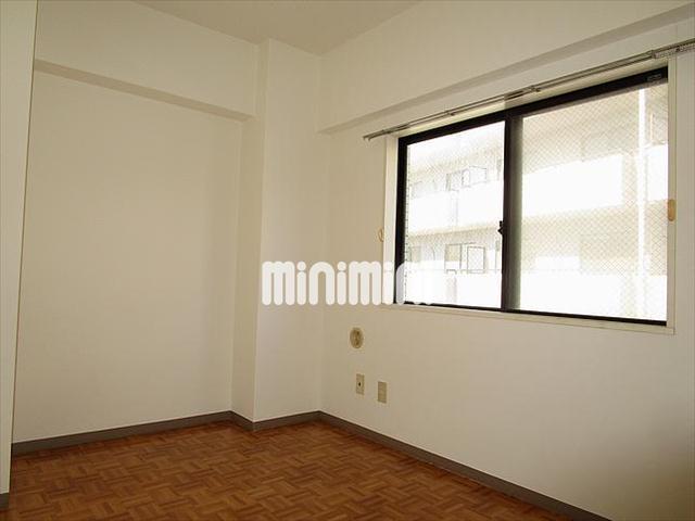 居室・リビング　洋室になります。