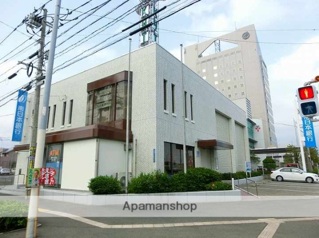 銀行　南日本銀行与次郎ヶ浜支店（銀行）まで760m