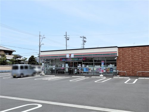 コンビニ　セブンイレブン 焼津石津中町店（コンビニ）まで367m