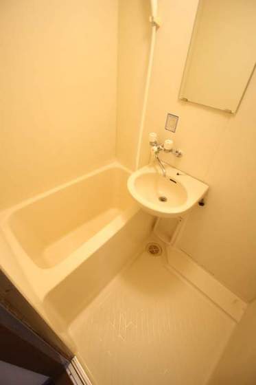 バス・シャワールーム　※他号室の写真です