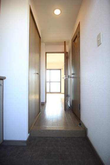 玄関　※他号室の写真です