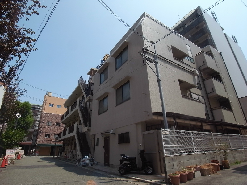 神戸市中央区旭通のマンションの建物外観