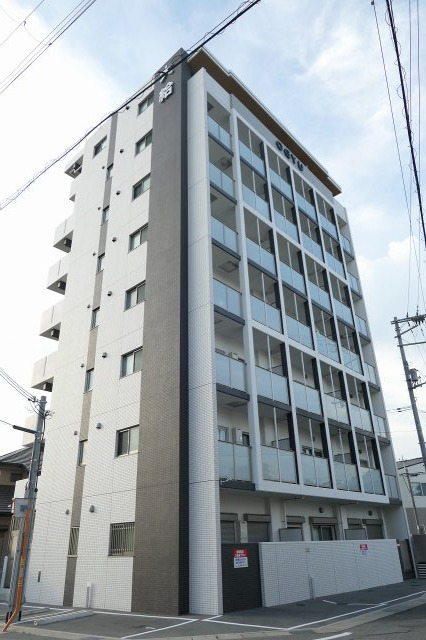 姫路市高尾町のマンションの建物外観