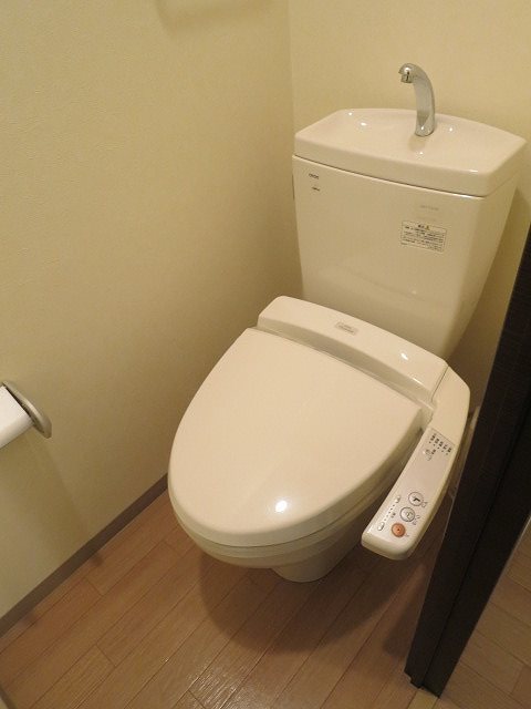 【エスライズ新神戸のトイレ】
