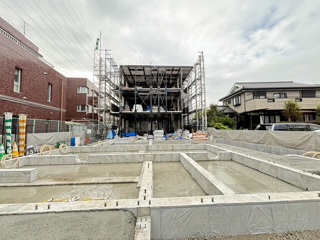 【相模原市中央区共和のアパートのエントランス】