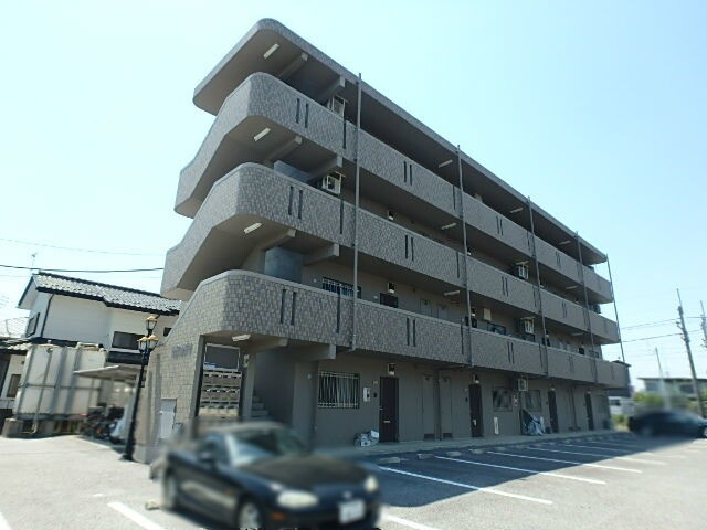 宇都宮市上御田町のマンションの建物外観