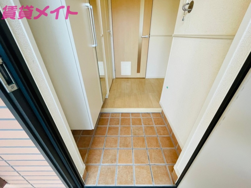 玄関　反転タイプ参考写真