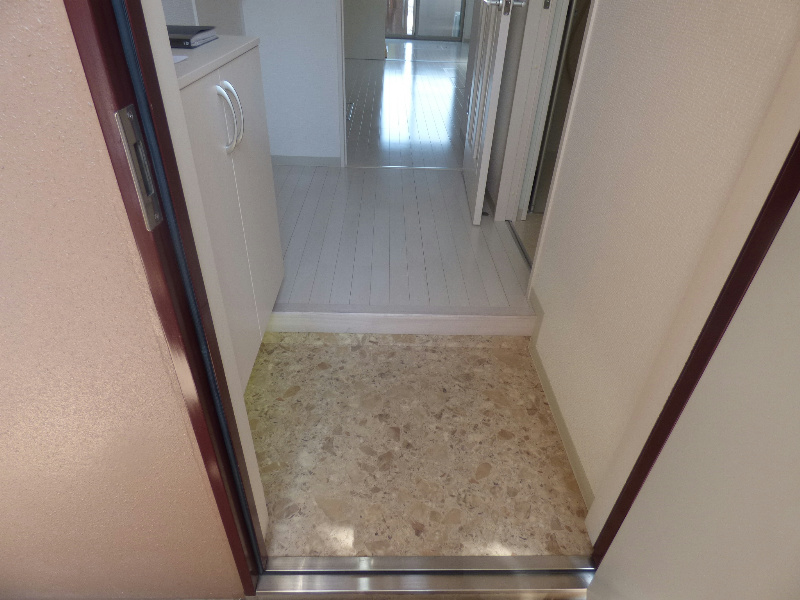 玄関　※反転タイプのお写真です