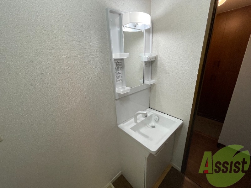 洗面設備　洗面台です、朝の支度はここでばっちりですね！