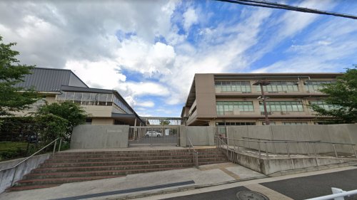 中学校　横浜市立早渕中学校（中学校）まで927m
