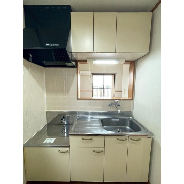 キッチン　作業スペースが十分広めでお料理しやすいです♪