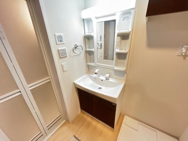 洗面設備　洗髪洗面化粧台