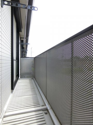 バルコニー　陽当たり良好なバルコニーです