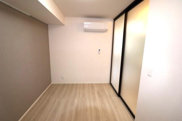 その他部屋・スペース　玄関側洋室？