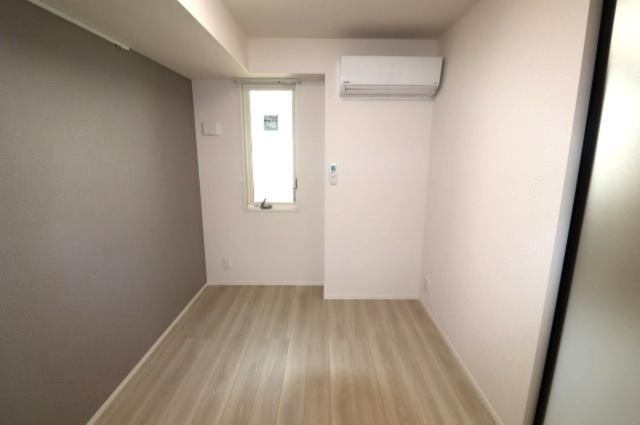 その他部屋・スペース　バルコニー側洋室？