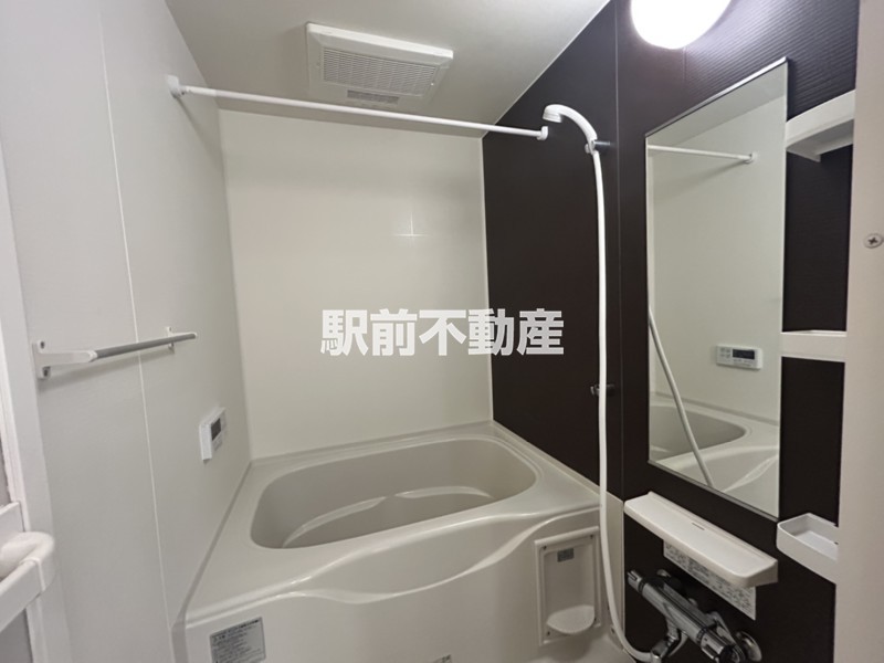 バス・シャワールーム　追い焚き機能付きです☆