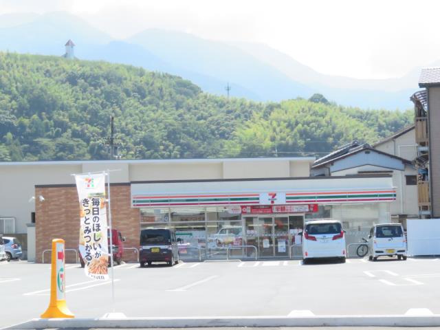 コンビニ　セブンイレブン（コンビニ）まで1854m