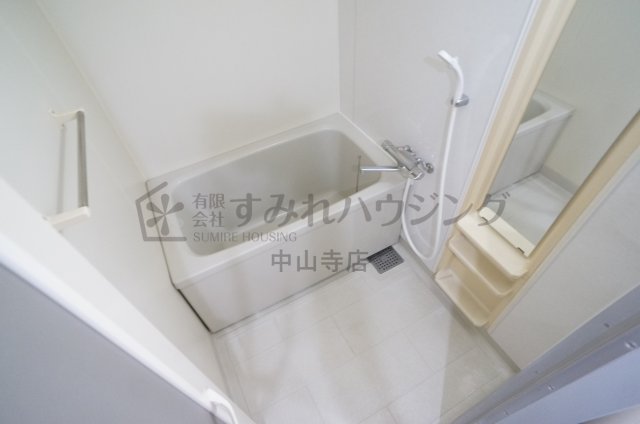 バス・シャワールーム　参考、同建物・反転間取りの号室