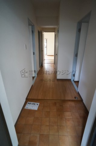 玄関　参考、同建物・反転間取りの号室